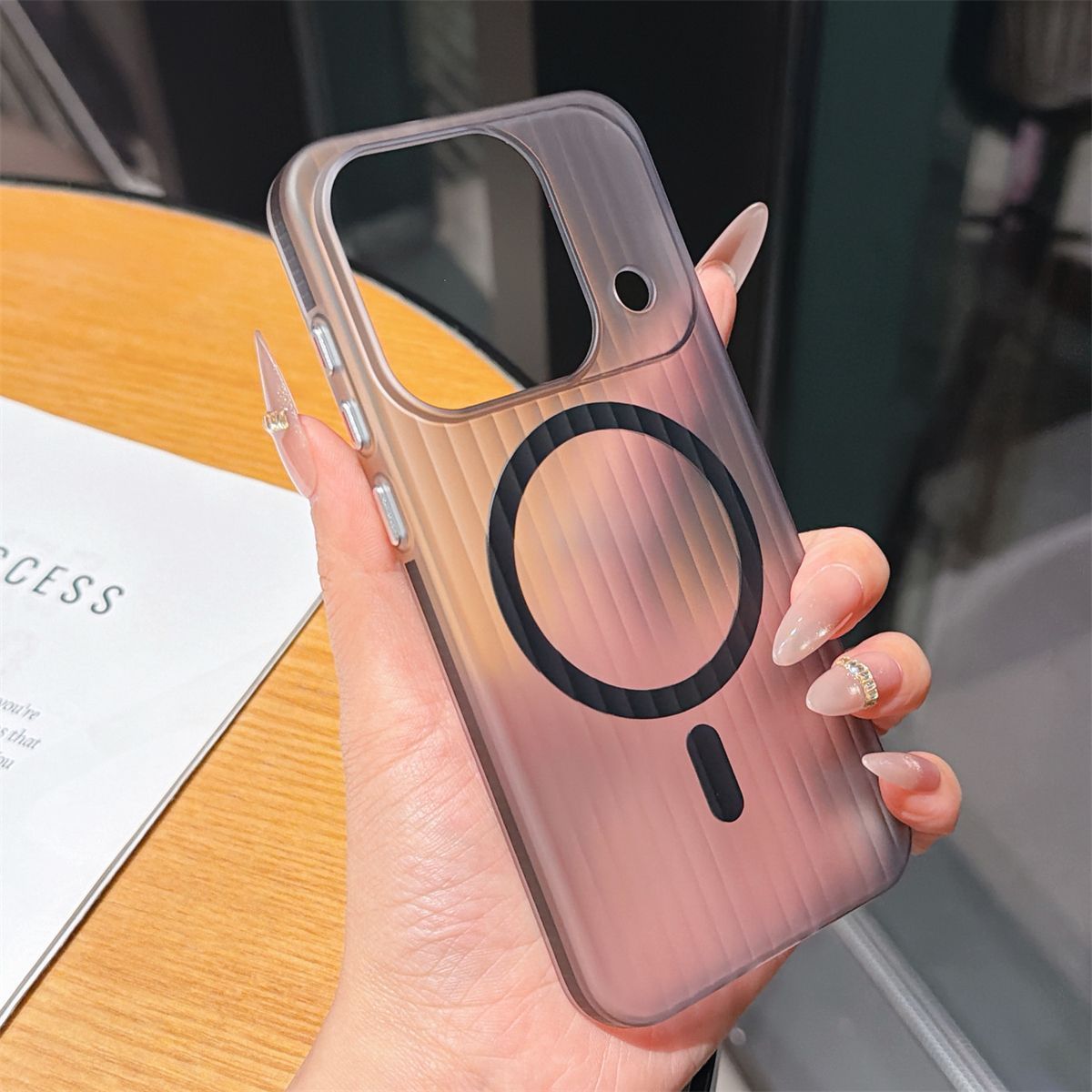 Luxury Ice Fog Corrugated Stri - Oppo Find X8 recension och pris