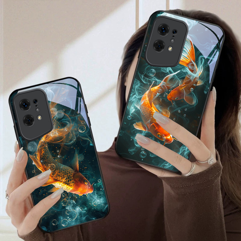 Two Fish Playing in Water For  - Oppo Find X8 recension och pris